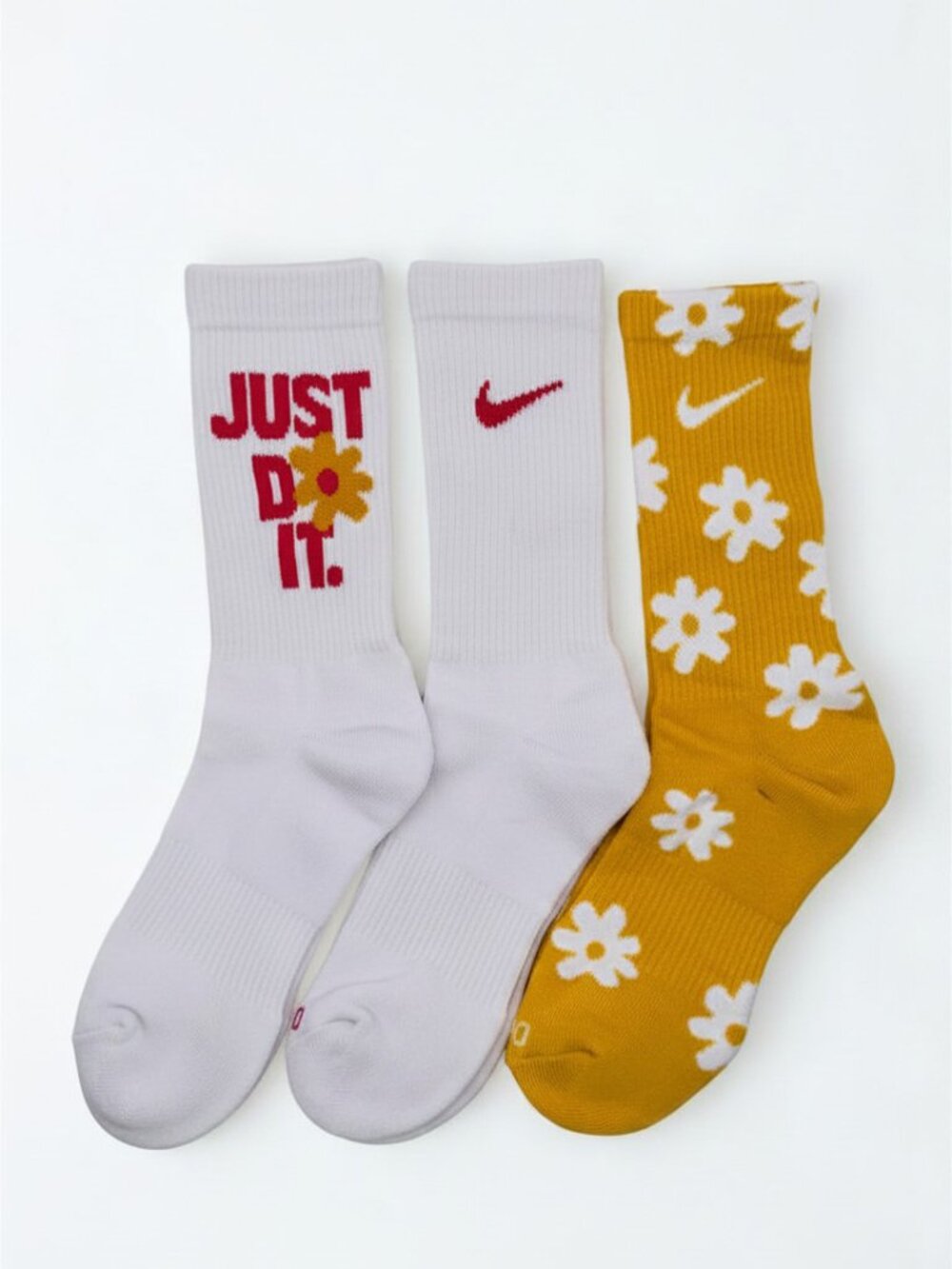 3 Pairs NWOT NIKE Everyday Cotton Crew Socks Dri Fit Size MEDIUM